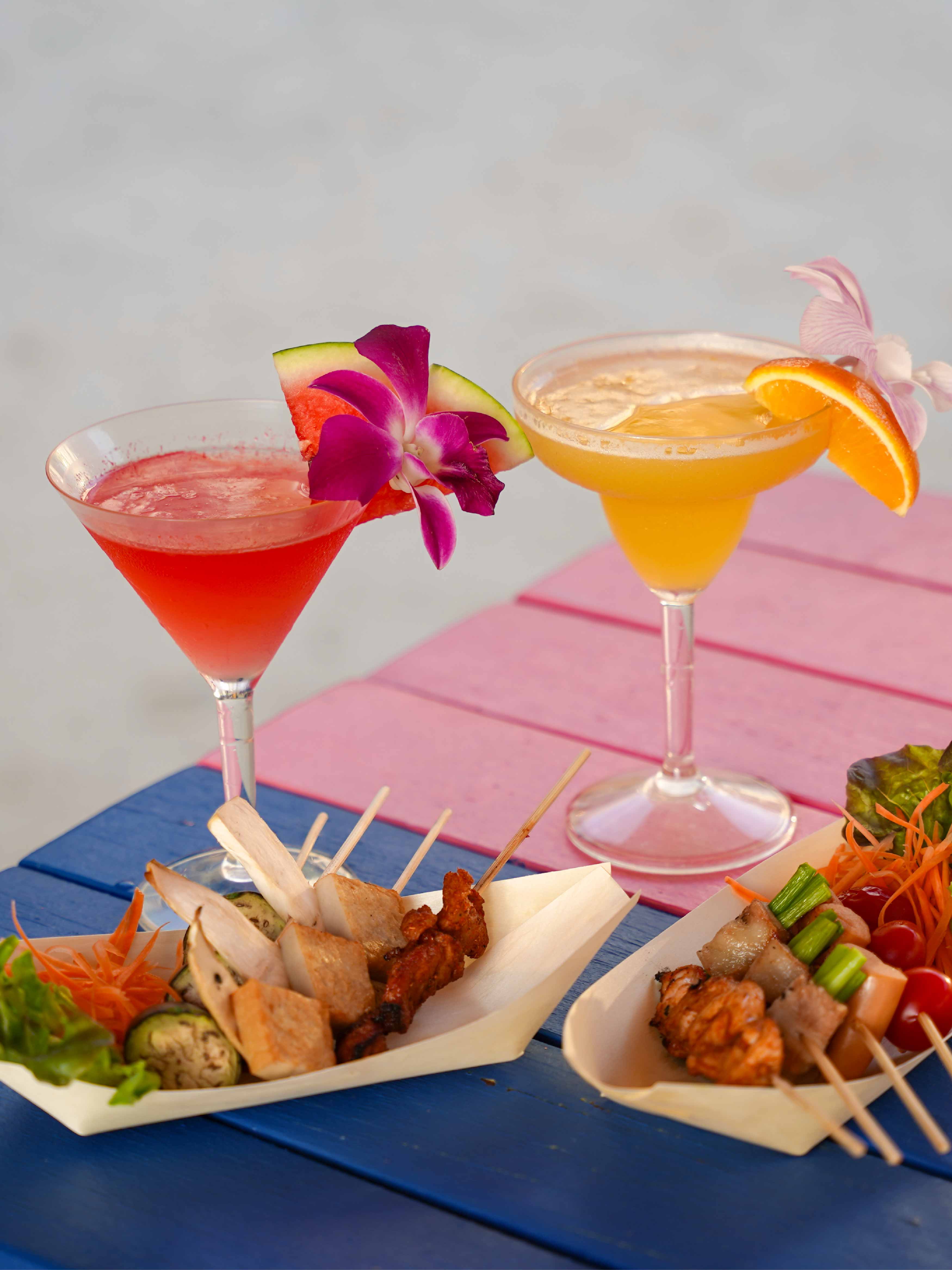 Slide into our Splash infinity pool, good vibes on tap. Twice a day, THE Pool Bar turns on the happy-meter with half priced pours.